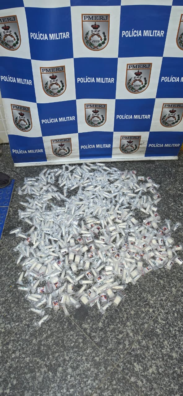 Com ajuda do Disque Denúncia, 25°BPM apreende drogas em Cabo Frio